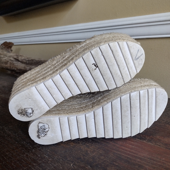 Marc Fisher Robbyn Gray Cream Snake Leather Platform Espadrille Sandals Size 7.5 - Picture 8 of 11